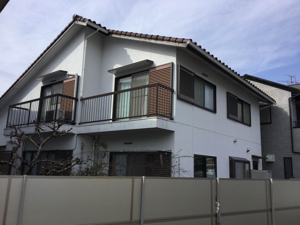 揖斐郡揖斐川町 塗装・樋・瓦工事が始まりました