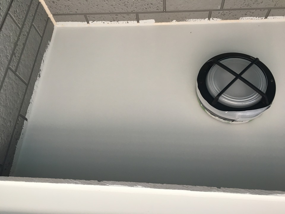 揖斐郡揖斐川町 アレスセラマイルドで軒天の塗装