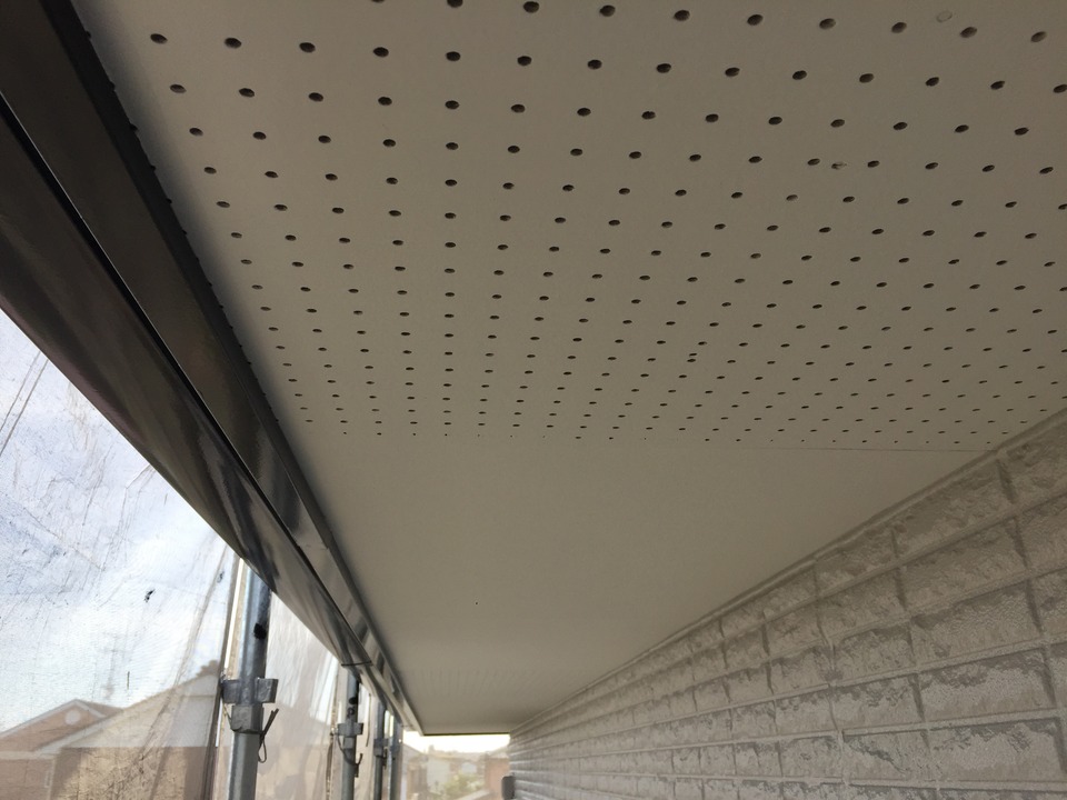 羽島郡岐南町 「アレスセラマイルド」で軒天塗装