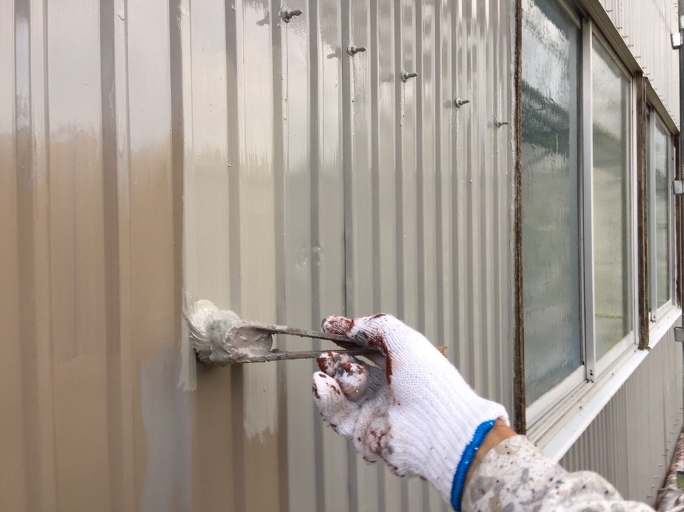 揖斐郡池田町 ベージュ系の色で上塗り塗装